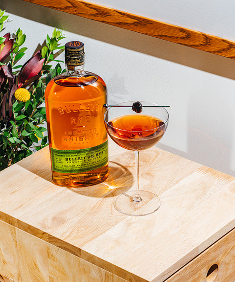 Manhattan Pack: 1  Bulleit  Rye 700ml+1  Martini Rosso 1lt+1  Orange Bitters 100ml