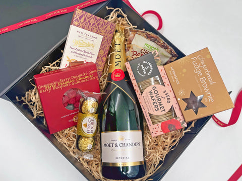 Gift Pack: Moët & Indulgence Gift Box