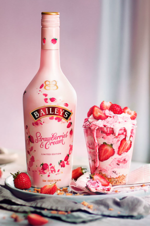 Baileys Strawberry and Cream 700ml